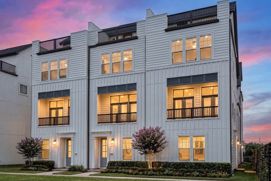 Condo located in Houston, TX showcasing its design and architecture (Image 1). Condo located in Houston, TX showcasing its design and architecture (Image 1).