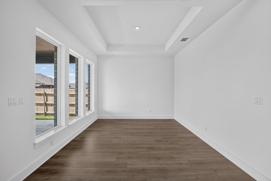 Spacious, unfurnished interior of a new home in Santa Rita Ranch, Liberty Hill (Image 16).