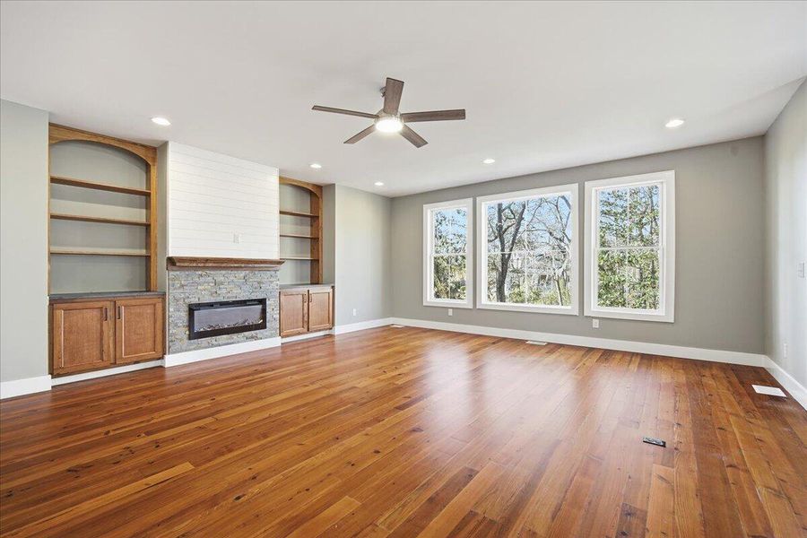 Spacious, unfurnished interior of a new home in , North Charleston (Image 44).
