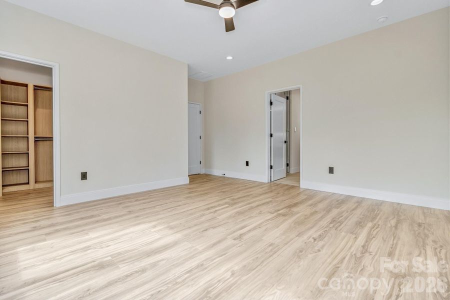 Spacious, unfurnished interior of a new home in , Hendersonville (Image 38).