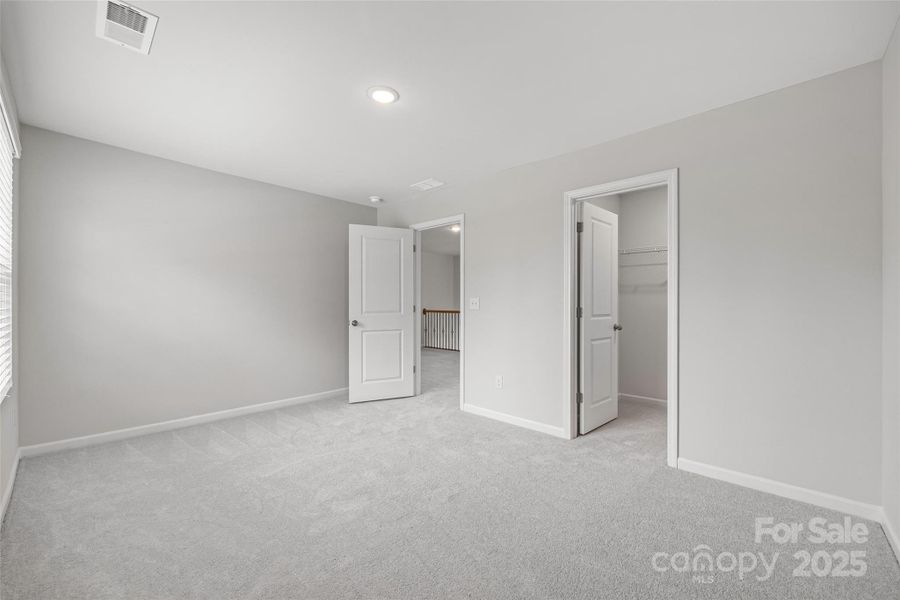 Spacious, unfurnished interior of a new home in Creekside Cottages, Bessemer City (Image 26).