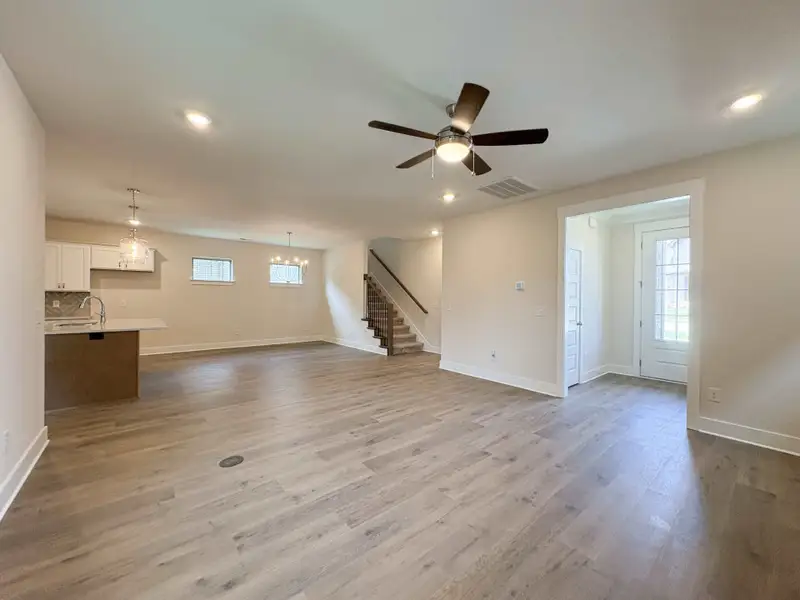 Spacious, unfurnished interior of a new home in The Paddock, Gallatin (Image 4).