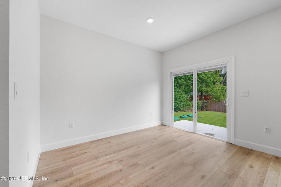 Spacious, unfurnished interior of a new home in , Jacksonville (Image 26).