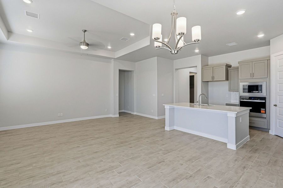 Spacious, unfurnished interior of a new home in Emerald Estates, El Paso (Image 16).