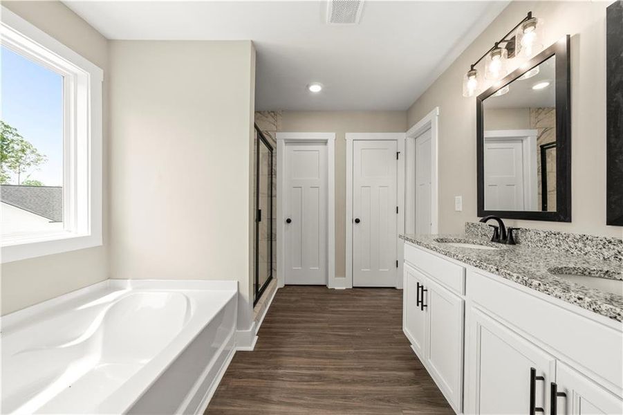Furnished interior view inside a new home in Benson Estates, Dallas (Image 13).