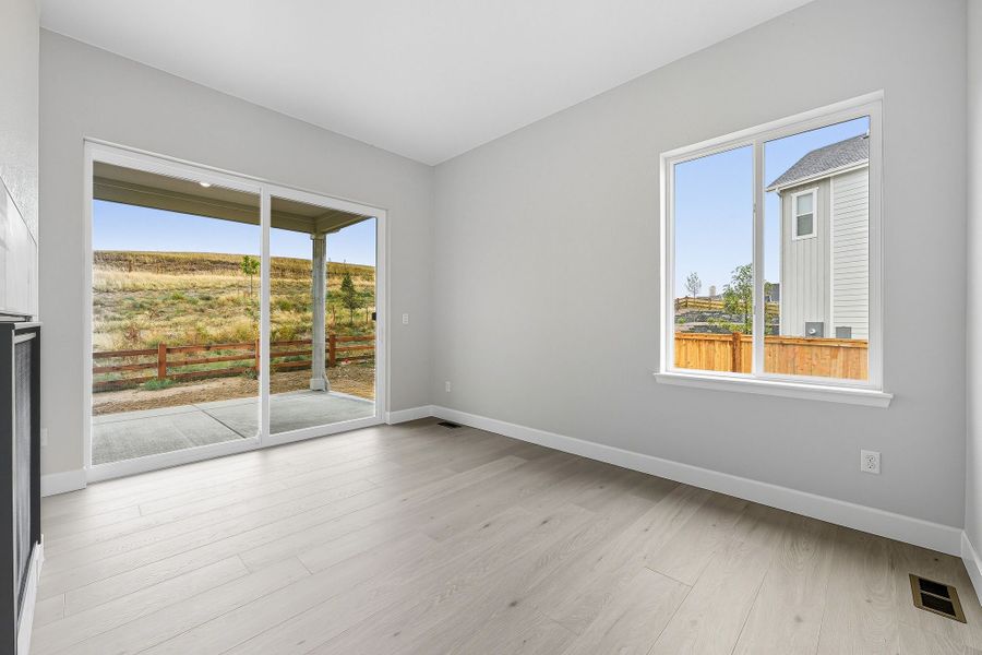 Spacious, unfurnished interior of a new home in Trailstone Destination Collection, Arvada (Image 15).