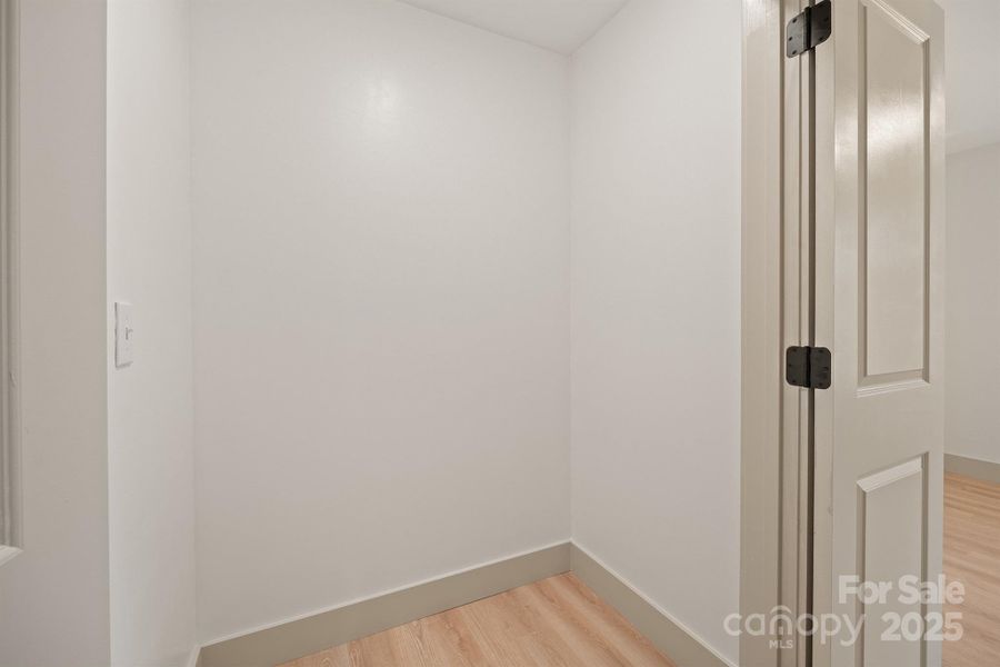 Spacious, unfurnished interior of a new home in , Newton (Image 27).