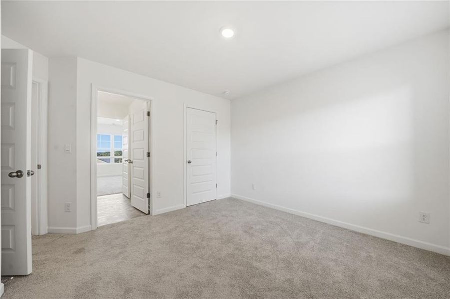 Spacious, unfurnished interior of a new home in Stillwater Springs, Dacula (Image 31).