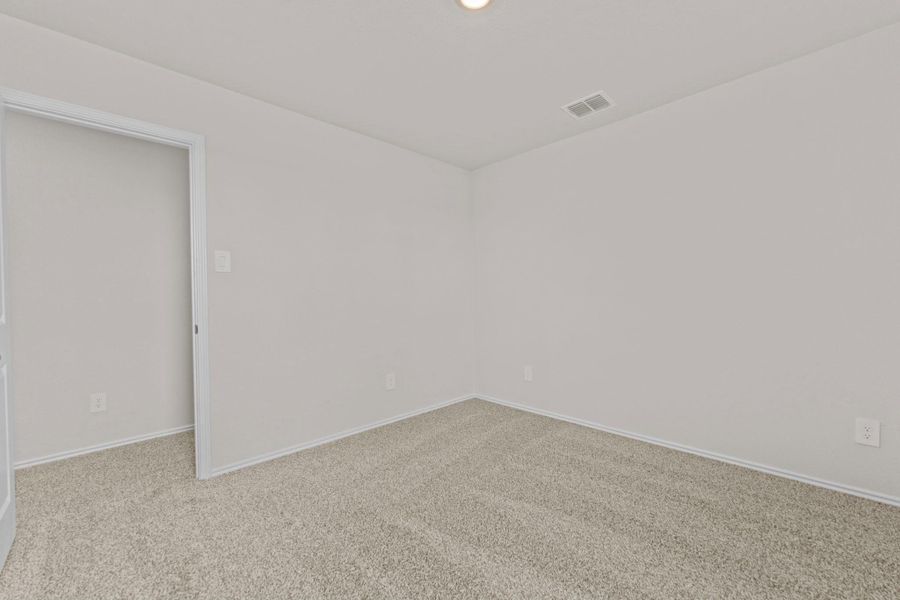 Spacious, unfurnished interior of a new home in , Maxwell (Image 33).