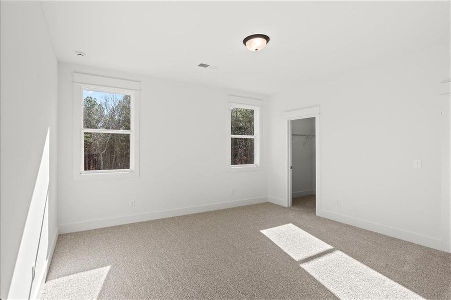 Spacious, unfurnished interior of a new home in , Waleska (Image 34).