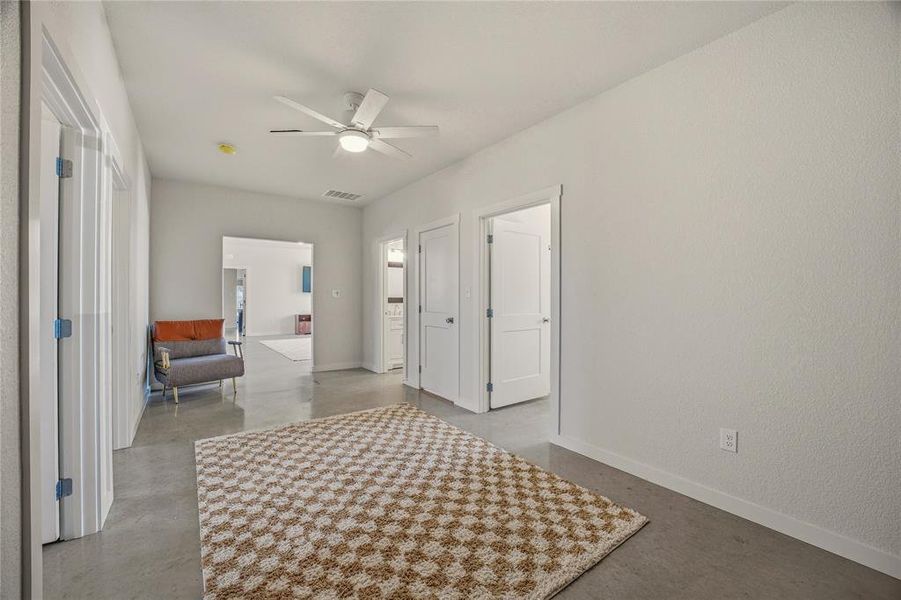 Spacious, unfurnished interior of a new home in , Santo (Image 19).