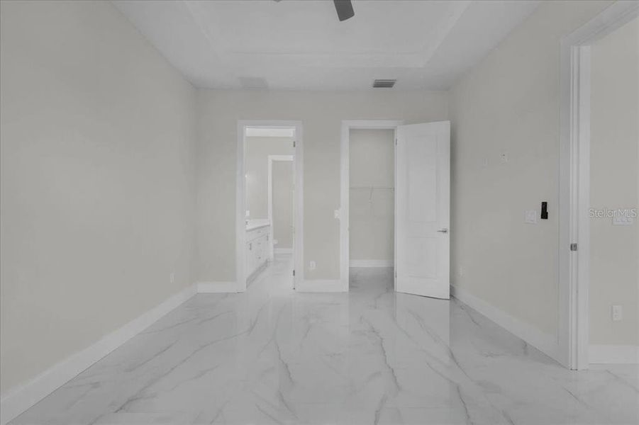 Spacious, unfurnished interior of a new home in , Lehigh Acres (Image 21).
