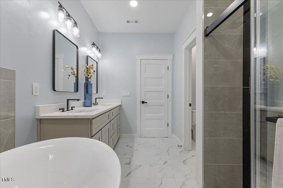 29-123-125 Ottawa Dr