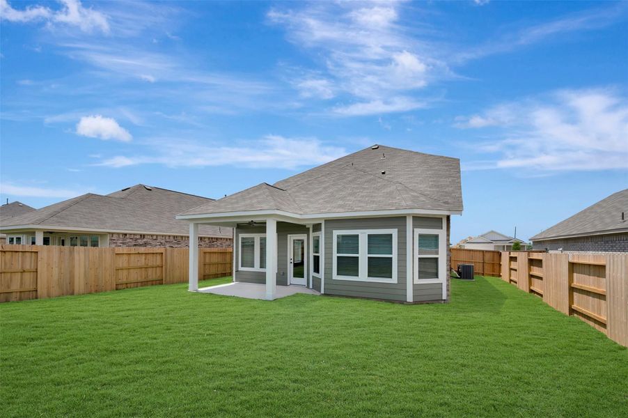 Exterior details and patio area of a home in Miller's Pond, Rosenberg (Image 4). Exterior details and patio area of a home in Miller's Pond, Rosenberg (Image 4).