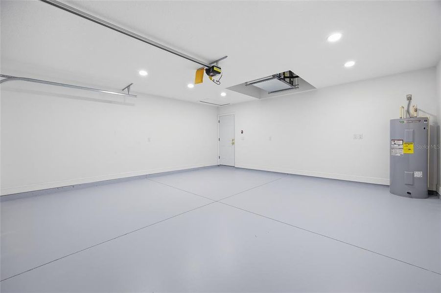 Spacious, unfurnished interior of a new home in , Ocala (Image 16).