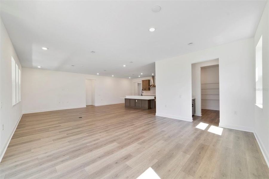 Spacious, unfurnished interior of a new home in Acuera Estates, Apopka (Image 14).