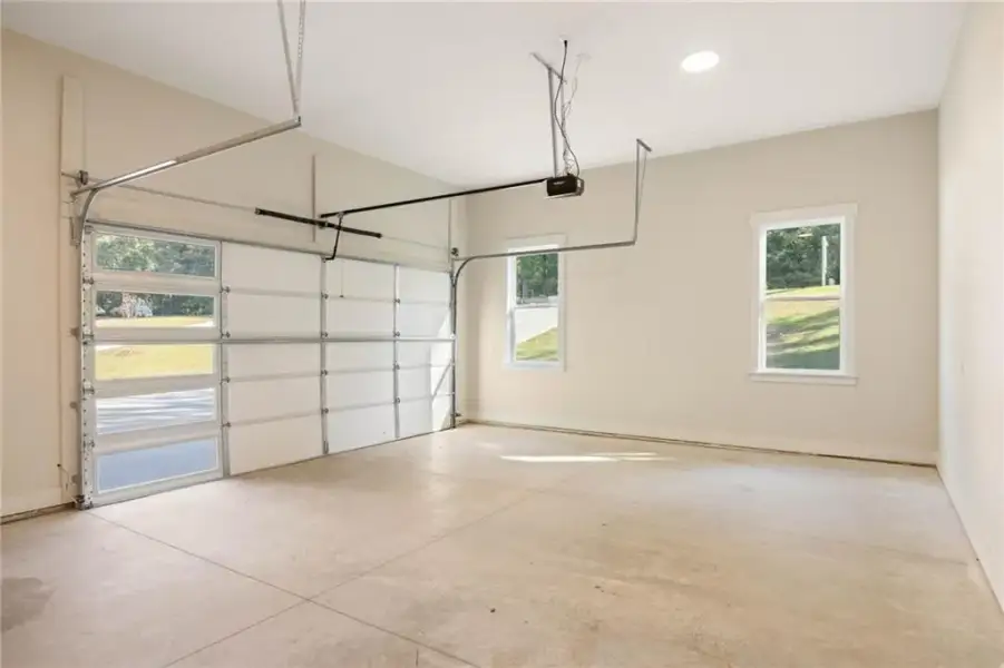 Spacious, unfurnished interior of a new home in , Snellville (Image 23).