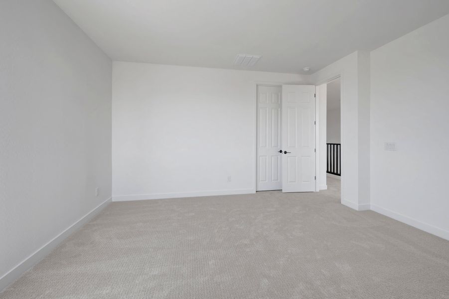Spacious, unfurnished interior of a new home in Soleo, San Tan Valley (Image 35).