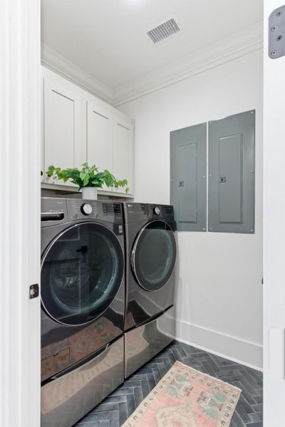 Furnished interior view inside a new home in , Charleston (Image 59).