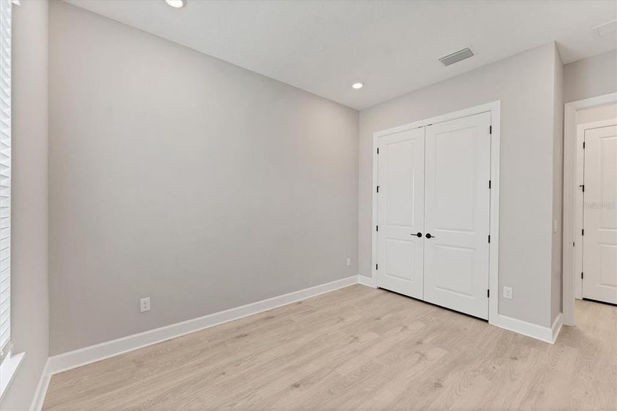 Spacious, unfurnished interior of a new home in , Bradenton (Image 38).