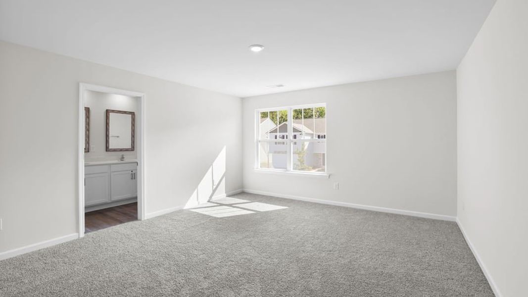 Spacious, unfurnished interior of a new home in Durbin Meadows, Fountain Inn (Image 30).