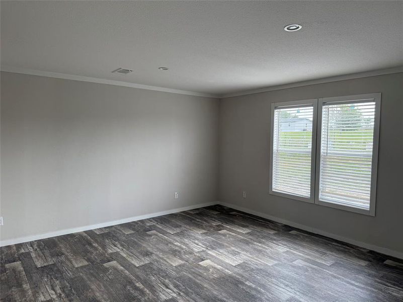 Spacious, unfurnished interior of a new home in , Weatherford (Image 16).