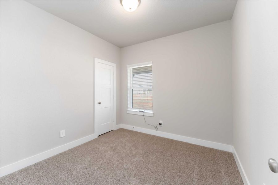 Spacious, unfurnished interior of a new home in Laurel Landing, Alvin (Image 12).