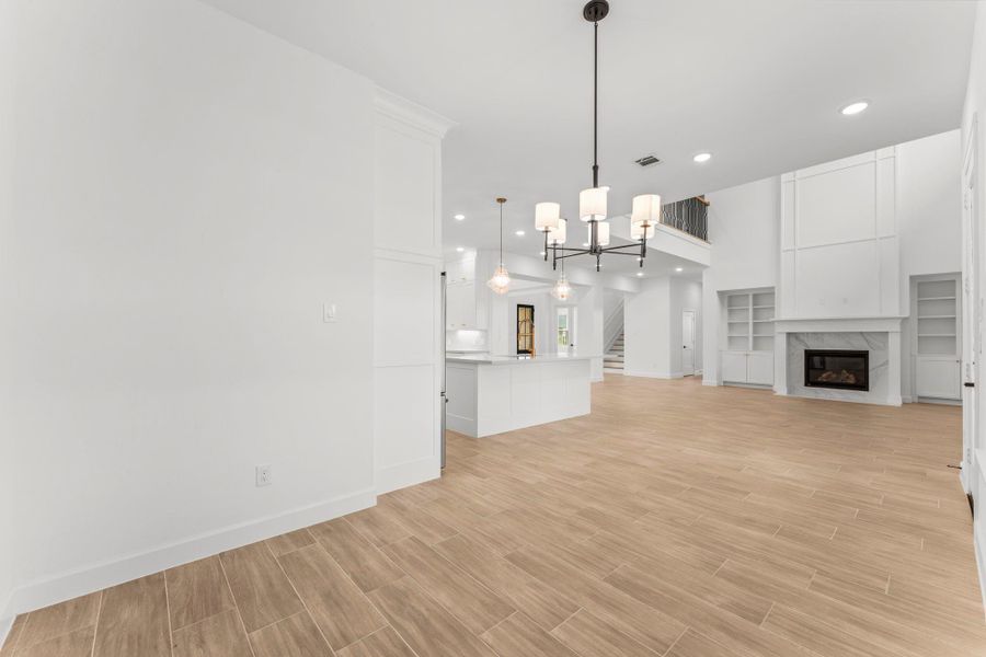 Spacious, unfurnished interior of a new home in , Tomball (Image 19).