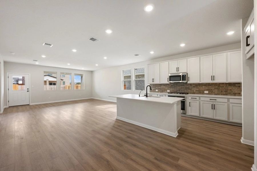 Furnished interior view inside a new home in Berry Creek Highlands, Georgetown (Image 7).