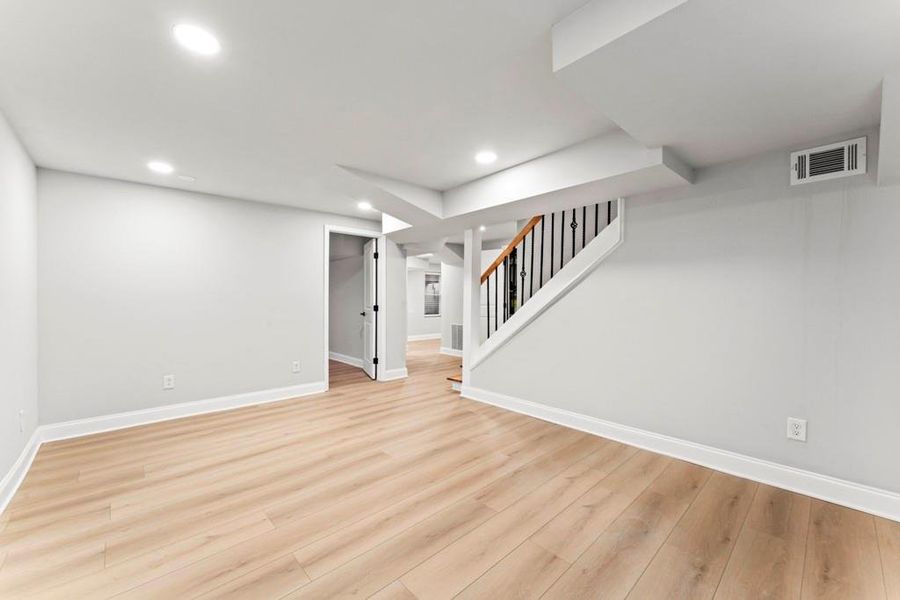 Spacious, unfurnished interior of a new home in , Atlanta (Image 36). Spacious, unfurnished interior of a new home in , Atlanta (Image 36).