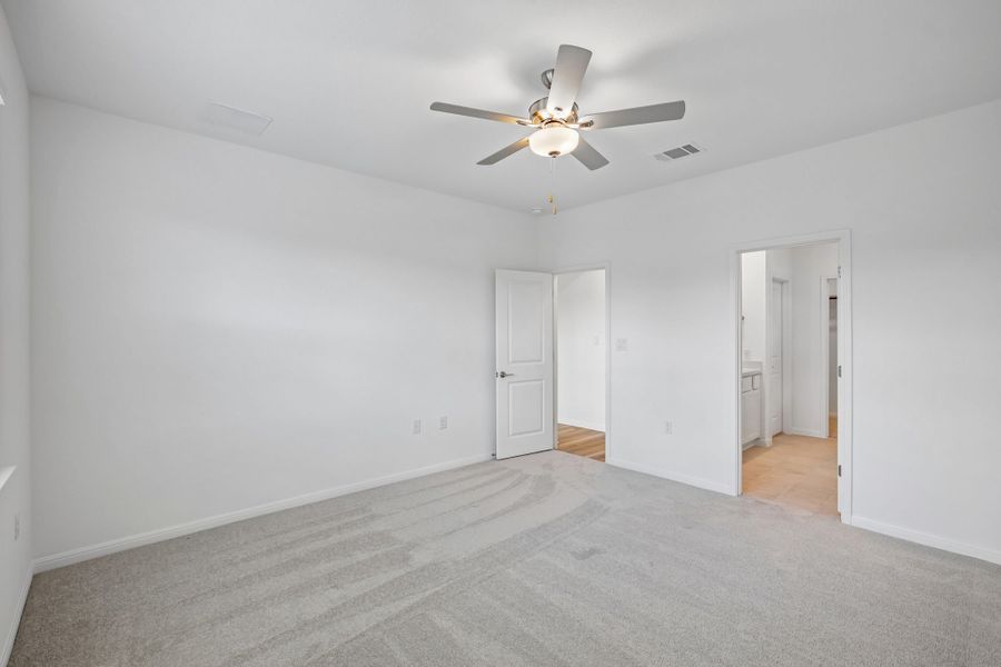 Spacious, unfurnished interior of a new home in Lisso, Pflugerville (Image 25).