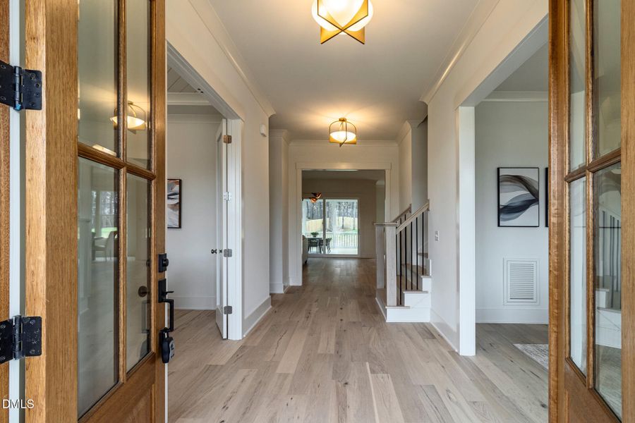 401_STABLE_VALLEY_INTERIOR_01