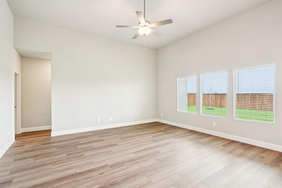 Spacious, unfurnished interior of a new home in Lakehaven - Premier Series, Farmersville (Image 18).