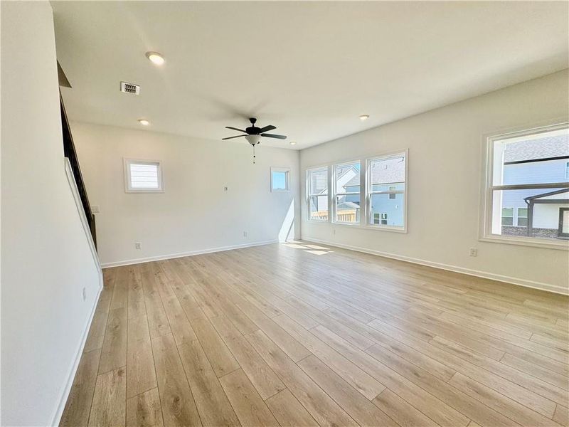 Spacious, unfurnished interior of a new home in Eastlyn Crossing, Flowery Branch (Image 14).