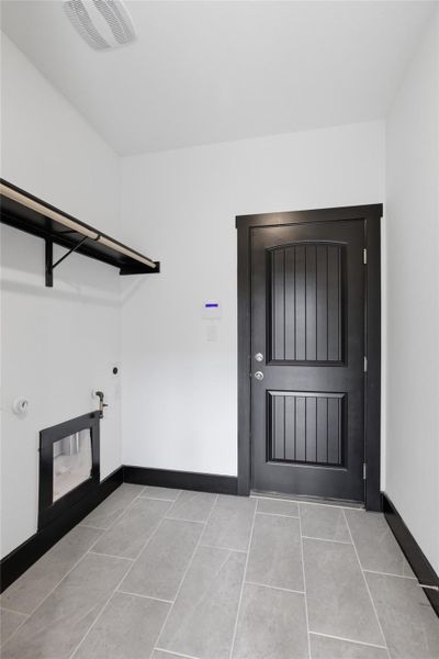 Spacious, unfurnished interior of a new home in , Pflugerville (Image 18). Spacious, unfurnished interior of a new home in , Pflugerville (Image 18).