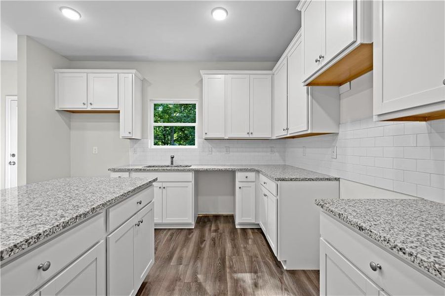 Furnished interior view inside a new home in , Villa Rica (Image 7).