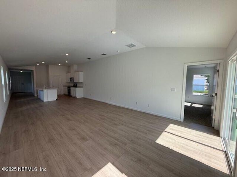 Spacious, unfurnished interior of a new home in Grand Reserve, Bunnell (Image 25).