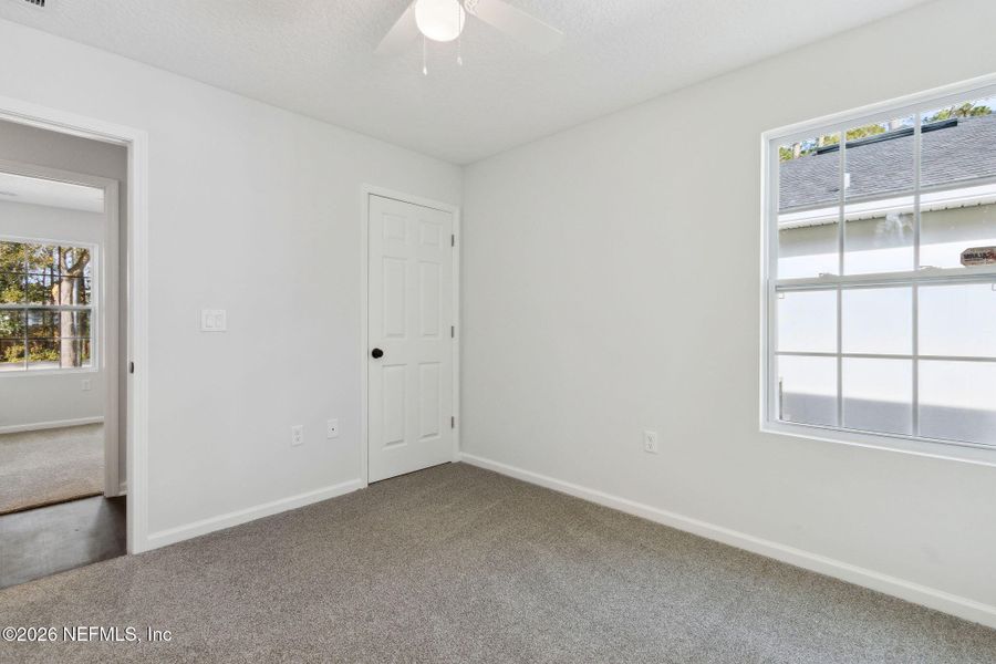 Spacious, unfurnished interior of a new home in , Jacksonville (Image 10).