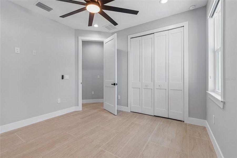 Spacious, unfurnished interior of a new home in , Tampa (Image 73).