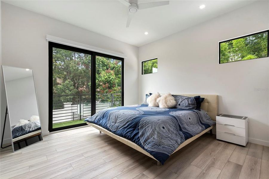 Furnished interior view inside a new home in , Windermere (Image 69).