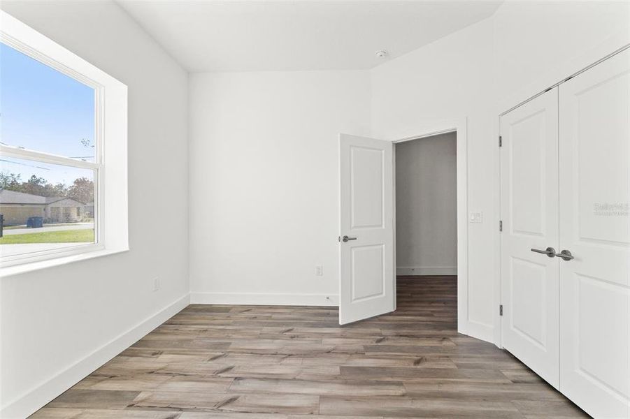 Spacious, unfurnished interior of a new home in , Weeki Wachee (Image 41).