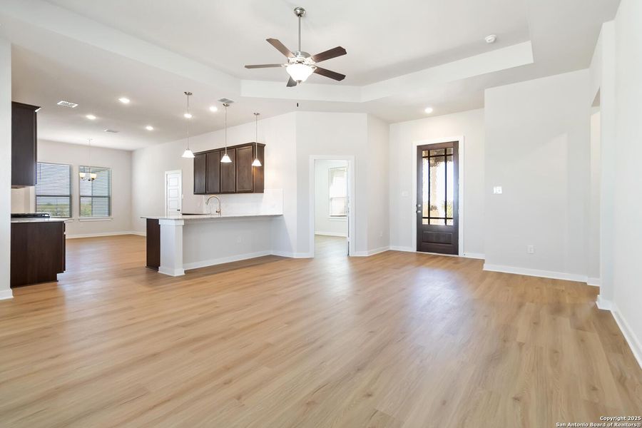 Spacious, unfurnished interior of a new home in Jordan's Ranch, San Antonio (Image 18).
