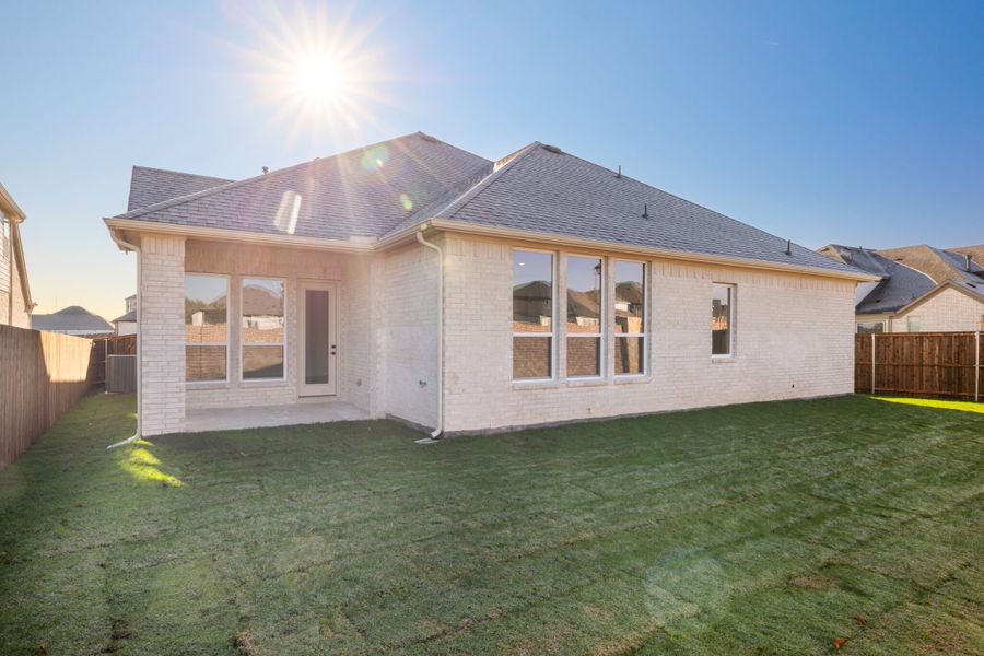 Exterior details and patio area of a home in Edgewater, Fate (Image 22).