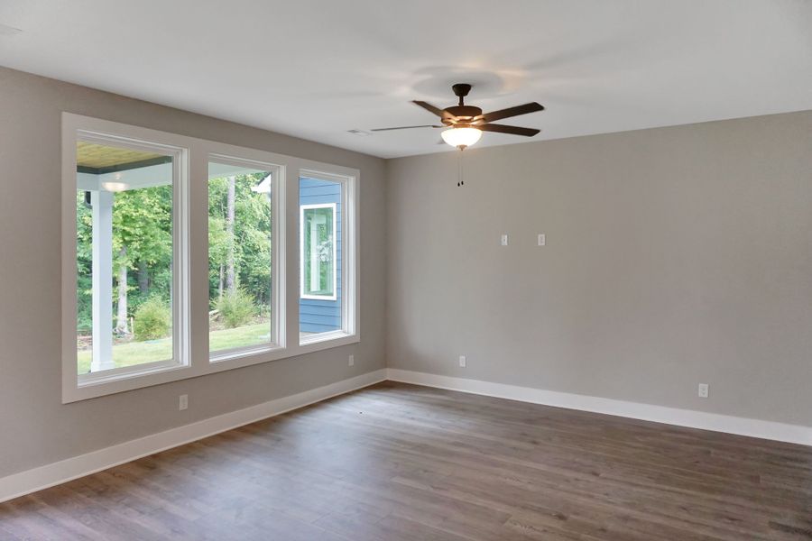 Representative unfurnished interior of a home built from the Anderson by Parkside Builders in Givens Park, Chattanooga (Image 20).