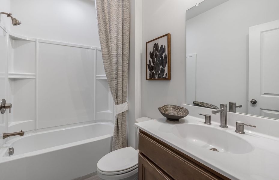 Representative furnished interior of a home built from the Hutton by Pulte Homes in Altus at The Quarter, Atlanta (Image 17).