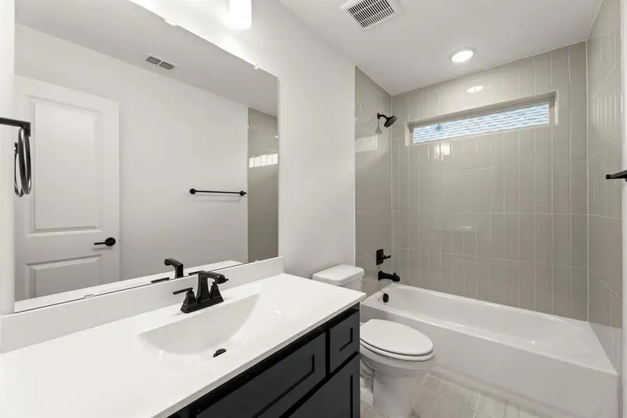 19. 8137 Twin Creek - 2ND Bath 19. 8137 Twin Creek - 2ND Bath