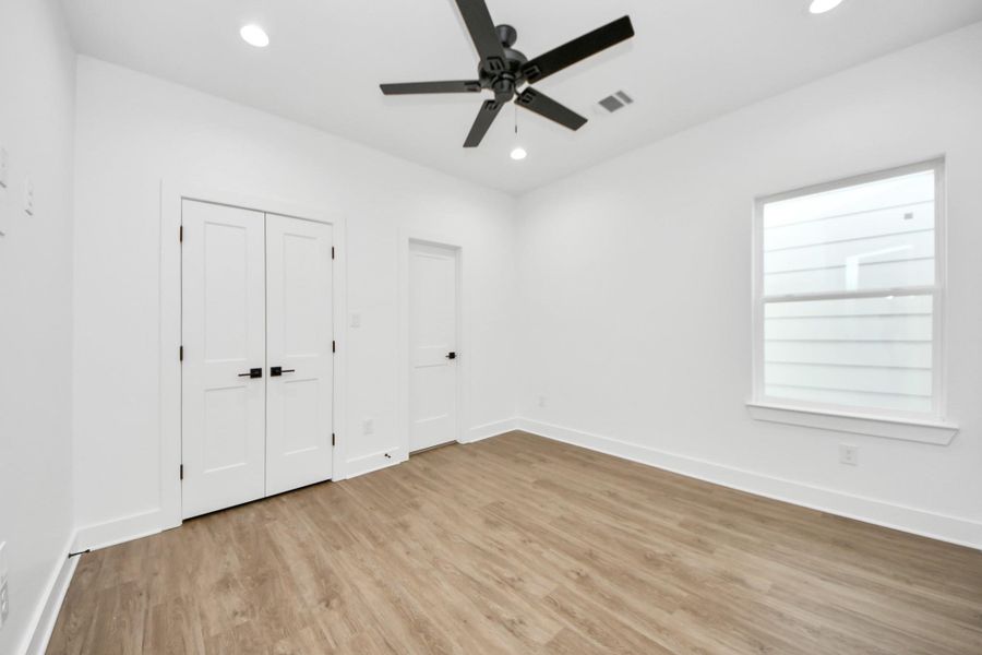 Spacious, unfurnished interior of a new home in , Houston (Image 9).