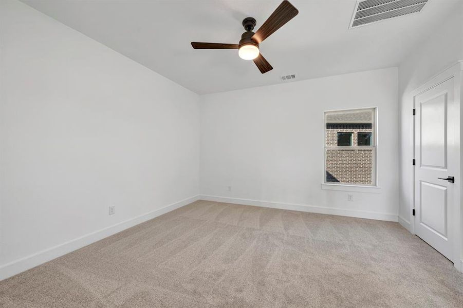 Spacious, unfurnished interior of a new home in Heath Golf & Yacht Villas, Heath (Image 22).