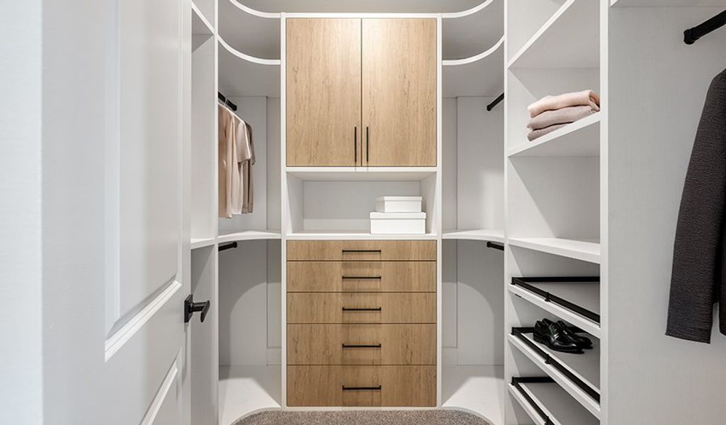 Dayton-1-SilverBow Closet