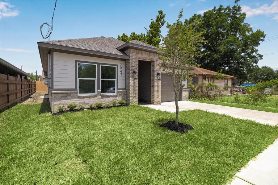 Front exterior of a new home in , Houston, TX, highlighting curb appeal (Image 2). Front exterior of a new home in , Houston, TX, highlighting curb appeal (Image 2).